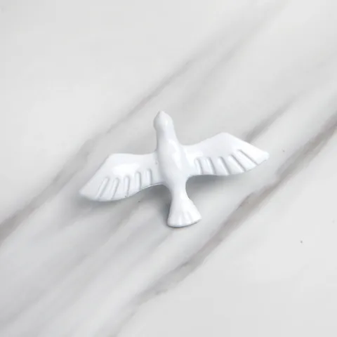 Cute White Peace Dove Enamel Brooch Pin For Women Men Alloy Flying Bird Animal Lapel Pin Jewelry Gift For Clothes Bag