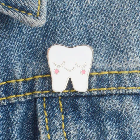 Cartoon Tooth Enamel Pin Smiling Tooth Brooch Alloy Drip Oil Lapel Pin Medical Jewelry Dentist Nurse Gifts For Women Men