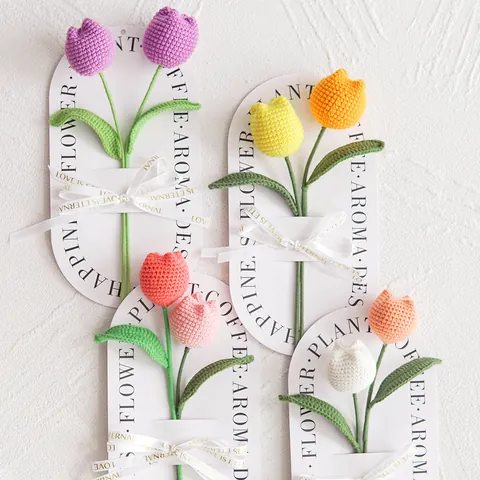 Bouquet di Tulipani All'uncinetto Fatti a Mano Fiori Artificiali in Filato di Maglia Con Biglietto Decorativo a Nastro Per Regalo Festa della Mamma Decorazione Casa