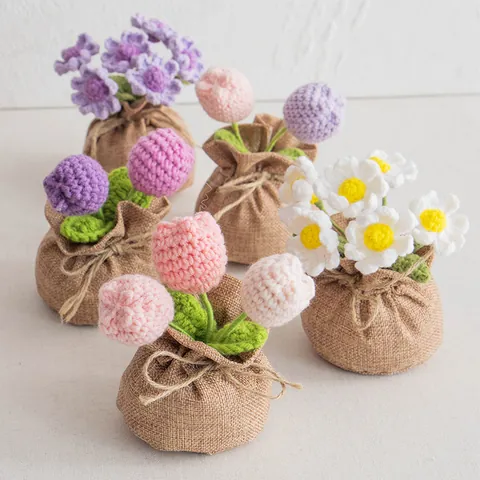 Planta en Maceta de Tulipas Artificiales Tejidas a Mano a Ganchillo Con Base de Bolsa de Lino Para Decoración de Escritorio Hogar Oficina Regalo Creativo Mujer