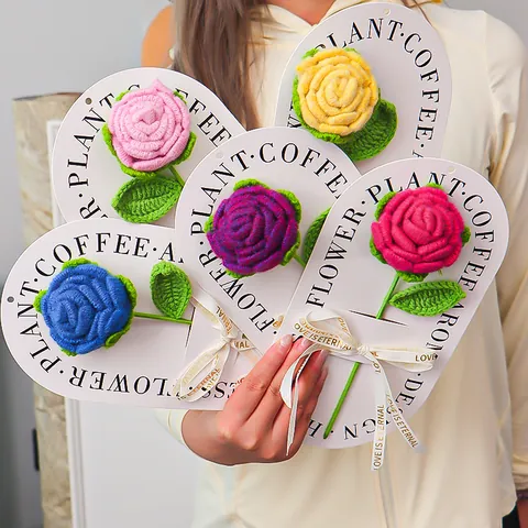 Handgefertigte Gehäkelte Rose Garn Blume Künstlicher Tulpen Nelken Strauß Mit Geschenkverpackung Band Für Valentinstag Hochzeit Deko