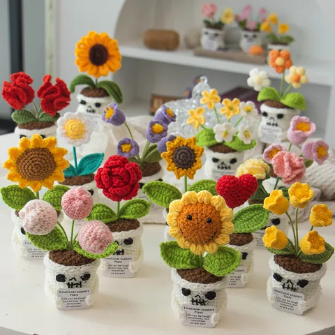 Planta en Maceta de Ganchillo de Halloween Lindo Macetero de Calavera Tejida Apoyo Emocional Decoración de Escritorio Hecho a Mano Regalo