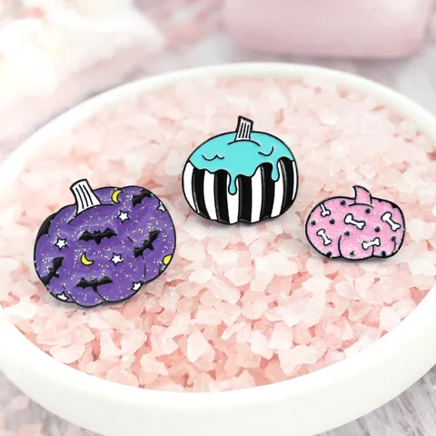Halloween Enamel Brooch Pin Alloy Pumpkin Bat Star Bone Badges For Clothes Bag Accessories Gothic Cartoon Jewelry Gift