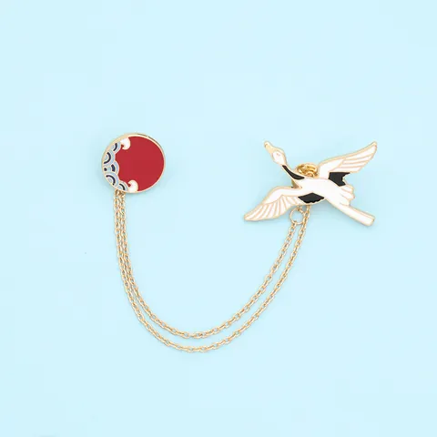 Broche de Aleación Esmalte Oriental Grulla y Sol Con Cadena de Metal Dorado Patrón de Ondas Vintage Accesorios de Insignia de Ropa Para Mujer
