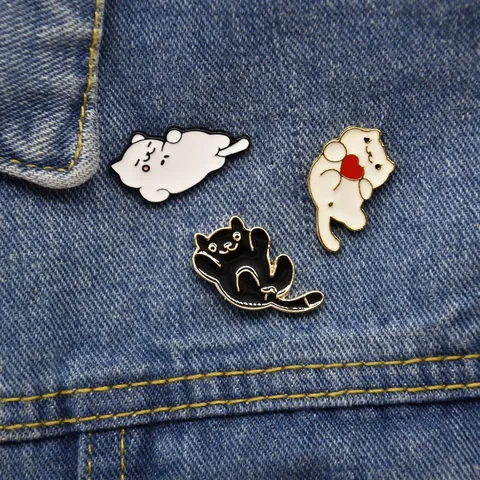 Süße Cartoon Katze Emaille Pins Faule Kätzchen Brosche Legierung Tropföl Schmuck Schwarz Weiße Katze Mit Herz Rucksack Reversnadel Geschenk