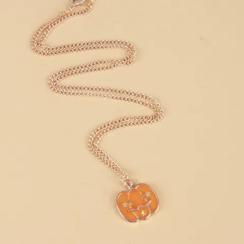 Collar con Colgante de Calabaza de Halloween para Mujer Aleación Chapada en Oro Esmalte Naranja Smiley Estrella Joyería de Moda Festiva