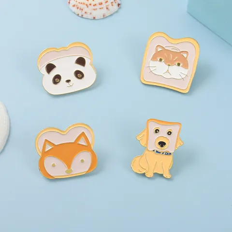 Épinglette en Émail de Toast d'Animal de Dessin Animé Mignon en Alliage de Zinc Chat Panda Renard Chien Broche en Forme de Pain Cadeau Bijoux