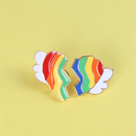 Creatieve Regenboog Hart Emaille Broche Pin Met Vleugels Legering Oliedruppel Split Hart Badge Voor Kleding Tassen Sieraden