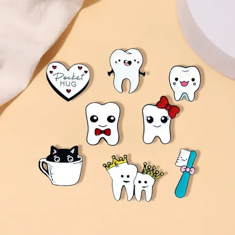 Cartoon Schattig Tanden Emaille Pin Broche Set Mondverzorging Tandenborstel Hart Pocket Hug Kat Broches Voor Tandarts Student Sieraden Cadeau