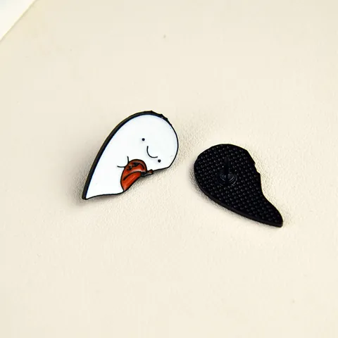 Ensemble de Broches Fantômes en Forme de Cœur en Émail pour Hommes et Femmes Badge Fantôme avec Citrouille d'Halloween Épingles Assorties Noir Blanc