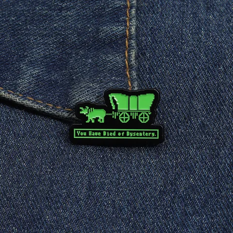 Broche de Esmalte de Arte de Píxeles Pasador Juego Retro Diseño de Vagón Buey Letra Insignia de Solapa de Aleación de Zinc para Mochila Accesorio de Ropa