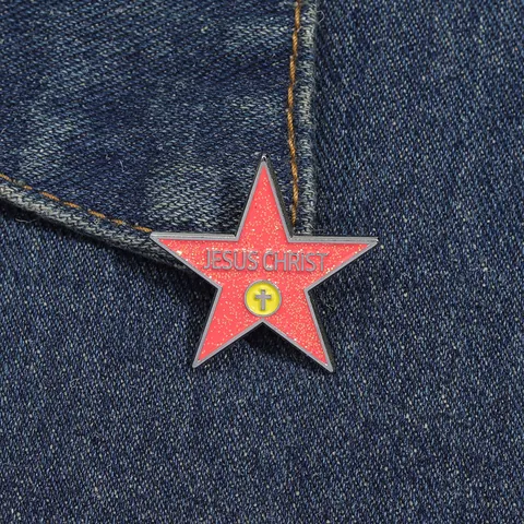 Religiöse Rote Glitzer Stern Brosche Mit Jesus Christus Kreuz Emaille Pin Zinklegierung Christliches Abzeichen Schmuck Für Damen Herren