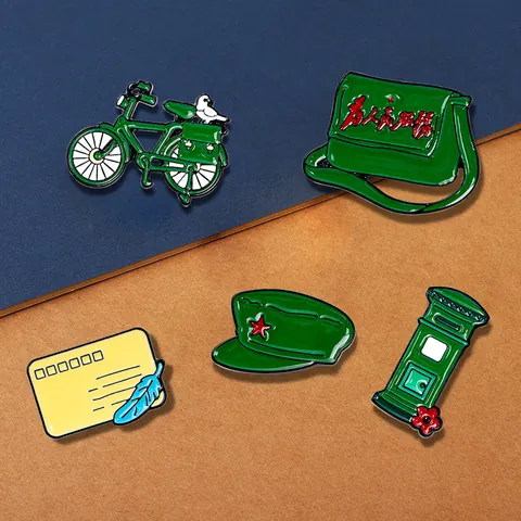 Vintage Nostalgic Cartoon Enamel Pin Alloy Brooch Retro Green Army Cap Postbox Bicycle Messenger Bag Badge For Clothes
