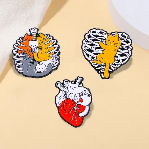 Kreative Skelett Rippenbogen Herz Katze Emaille Anstecknadel Anatomische Katzen Brosche Für Rucksack Kleidung Schmuck Zubehör
