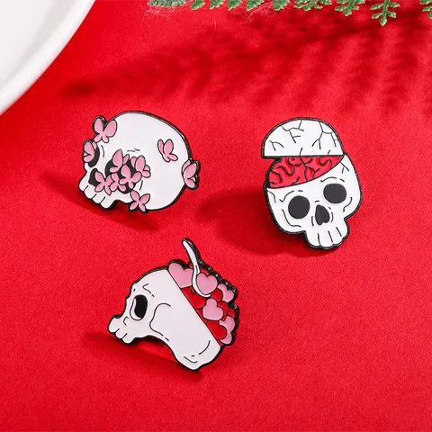 Spilla in Smalto a Forma di Teschio Creativa in Lega di Zinco Farfalla Cervello Cuore Scheletro Punk Gotico Distintivo per Festa di Halloween Gioielli Unisex