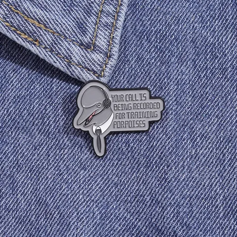 Humorvolle Delfin Kundenservice Emaille Anstecknadel Legierung Brosche Büro Wortspiel Abzeichen Für Kleidung Rucksack Unisex Schmuck Geschenk