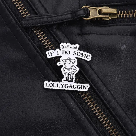 Lustige Cartoon Cowboy Frosch Emaille Pin Legierung Englisch Zitat Abzeichen Schwarz Weiß Tier Brosche Für Kleidung Taschen Schmuck