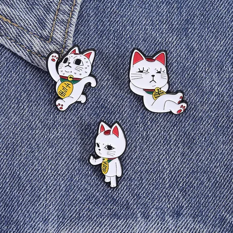 Grappige Gelukskat Emaille Pin Cartoon Dier Maneki-Neko Broche Legering Metalen Badge Voor Rugzak Kleding Decor Accessoires