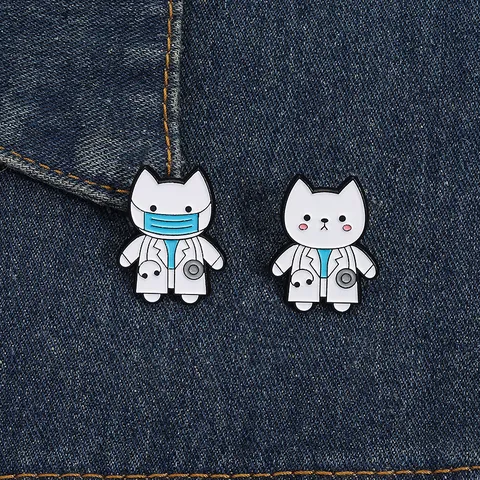 Cute White Cat Doctor Enamel Brooch Pin Alloy Cartoon Animal Breastpin With Stethoscope Mask Medical Jewelry Gift For Women Men