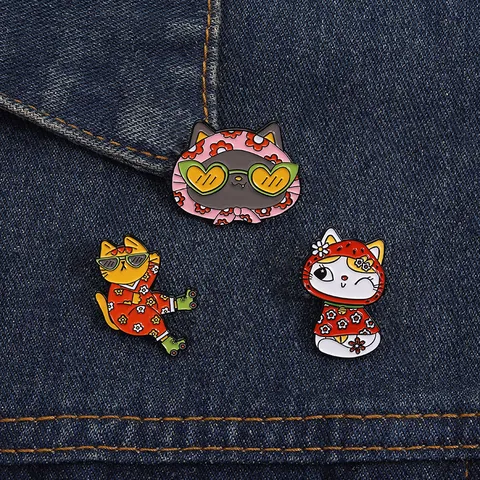 Lustige Cartoon Katze Emaille Brosche Pin Legierung Sonnenbrille Rollschuhe Katze Kleidung Abzeichen Accessoire Für Damen Kinder Schmuck