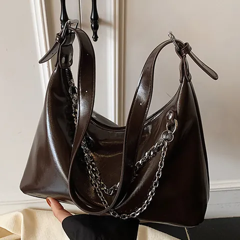 Bolso de Axila de Cuero PU para Mujer Moda Decoración de Cadena Plateada Bolso de Hombro Minimalista Retro Color Sólido