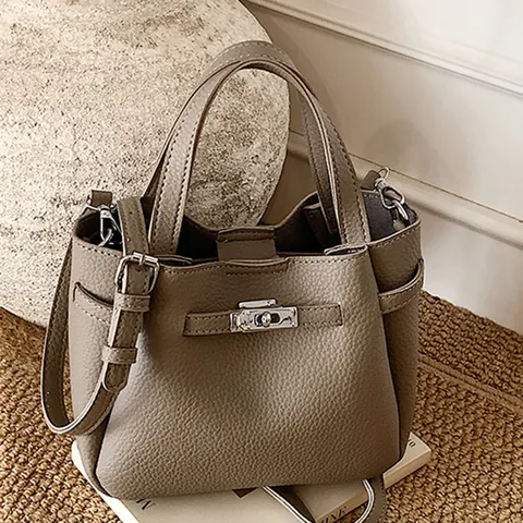 Vintage Lychee Grain PU Leather Bucket Bag For Women Metal Turn Lock Crossbody Handbag With Adjustable Shoulder Strap Daily Commute Bag