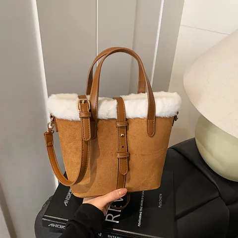 Borsa a Secchiello Donna Vintage in Camoscio e Peluche Patchwork Borsetta alla Moda con Finiture in Pelliccia Sintetica per Lavoro