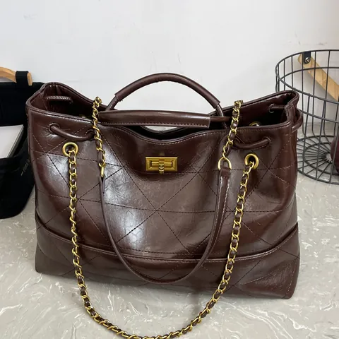 Vintage Gewatteerde PU Leren Tote Tas Vrouwen Grote Capaciteit Ketting Schoudertas Goud Metalen Draaislot Kantoor Handtas