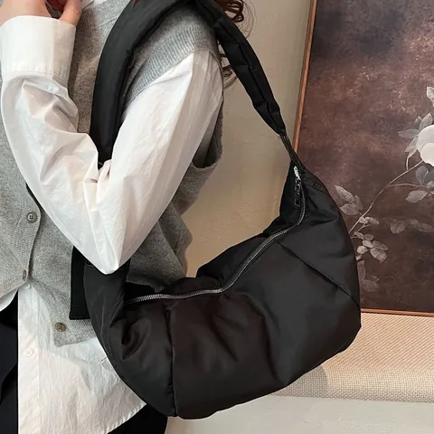 Borsa a Tracolla Gonfia in Nylon da Donna di Grande Capacità Casual Mezzaluna Dumpling Bag Quotidiana Invernale a Spalla