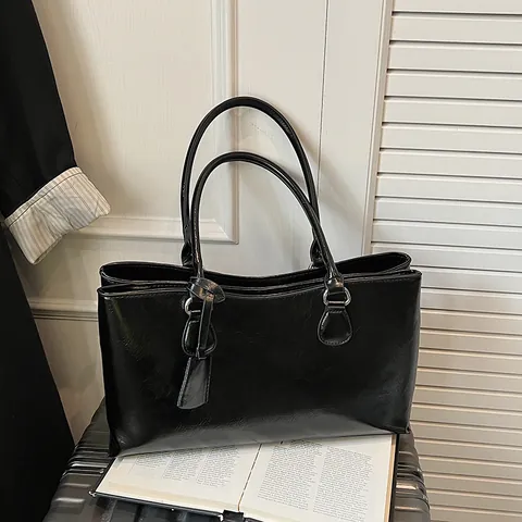 Large Capacity PU Leather Tote Bag Minimalist Urban Commute Shoulder Bag For Women Vintage Shiny Oil Wax Texture Handbag