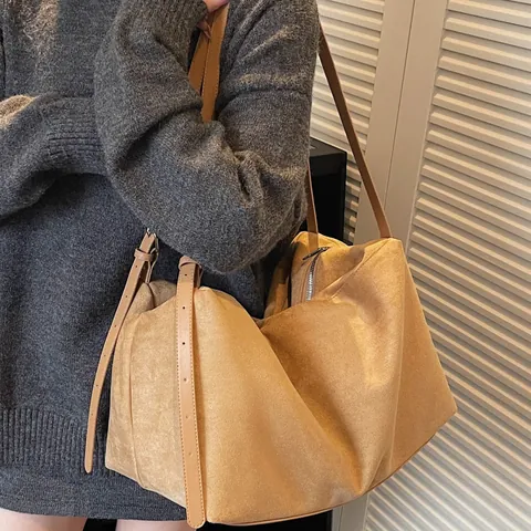 Women Matte PU Leather Tote Bag Large Capacity Slouchy Shoulder Bag Daily Commuting Office Vintage Suede Look Handbag