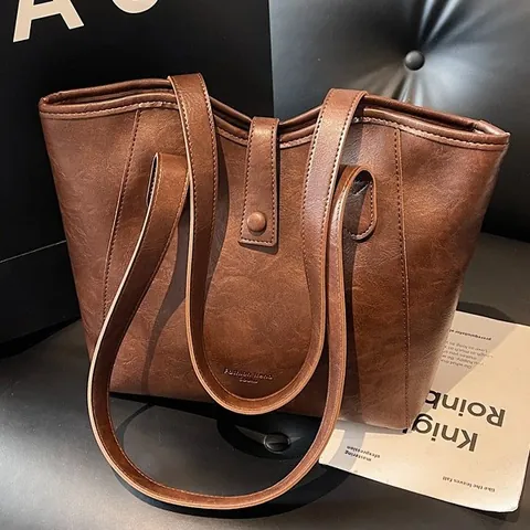 Vintage PU Leather Large Capacity Tote Bag For Women Urban Simple Solid Color Commuting Shoulder Bag With Zipper Closure