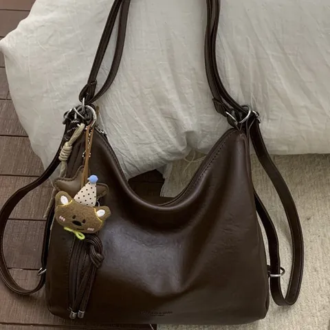 Vintage Retro Large Capacity PU Leather Tote Bag For Women Multi Functional Casual Hobo Shoulder Bag With Cute Bear Pendant