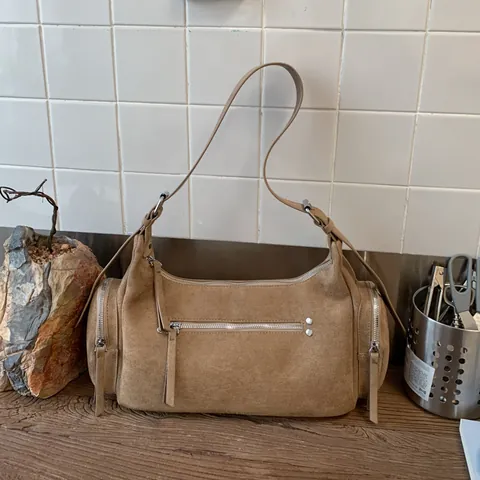 Damen Frosted PU Wildleder-Textur Schulter Achseltasche Mehrere Reißverschlusstaschen Quaste Retro Lässige Umhängetasche Handtasche
