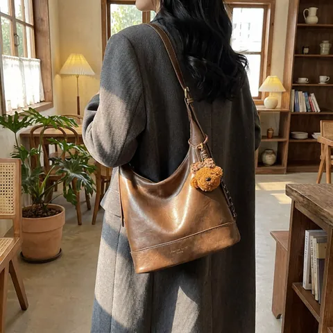 Women Vintage PU Leather Hobo Bag Large Capacity Shoulder Bag With Teddy Bear Pendant Solid Color Contrast Stitching Fashion Bag