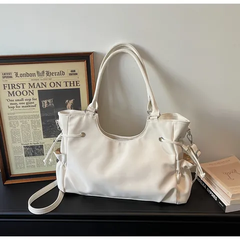 Minimalistische Große Kapazität PU Leder Tragetasche Für Damen Täglich Pendeln Schultertasche Mit Kordelzug Seitentasche Verstellbarer Riemen