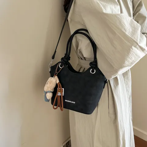 Borsa a Secchiello da Donna in Pelle Sintetica Minimalista Urbana Con Orsetto Borsa a Mano Versatile a Tracolla Per Pendolarismo Quotidiano