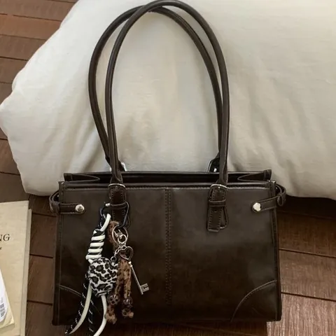 Borsa Sottobraccio in Pelle PU a Grande Capacità Retrò da Donna Con Pendaglio a Cuore Leopardato Borsa a Tracolla Minimalista