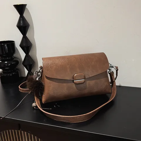 Women Minimalist PU Leather Small Square Bag Vintage Crossbody Shoulder Bag With Pom-pom Pendant Solid Color Fashion Daily Commuter Satchel