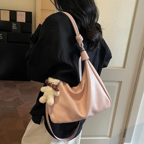 Women Large Capacity Hobo Shoulder Bag With Teddy Bear Pendant PU Leather Commuting Tote Bag Knot Strap Daily Handbag