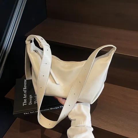 Borsa a Spalla da Donna in Pelle PU Retro Grande Capacità Borsa Hobo a Mezzaluna Urbano Semplice Pendolare Borsa a Tracolla