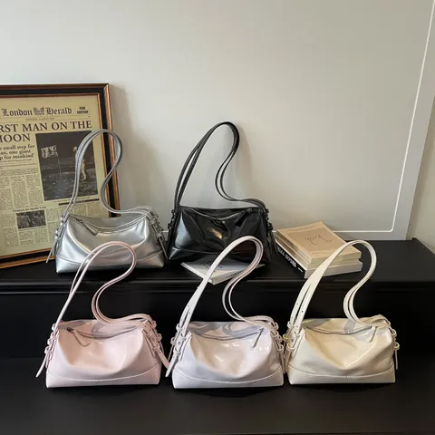 Borsa Sottobraccio in Pelle PU Lucida da Donna Grande Capacità Coreana Minimalista Versatile Borsa a Spalla Dolce Borsa da Pendolare