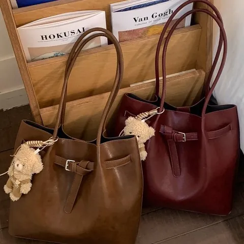 Women Large Capacity PU Leather Tote Bag With Plush Bear Charm Retro Buckle Commute Shoulder Bag For Travel Daily Work