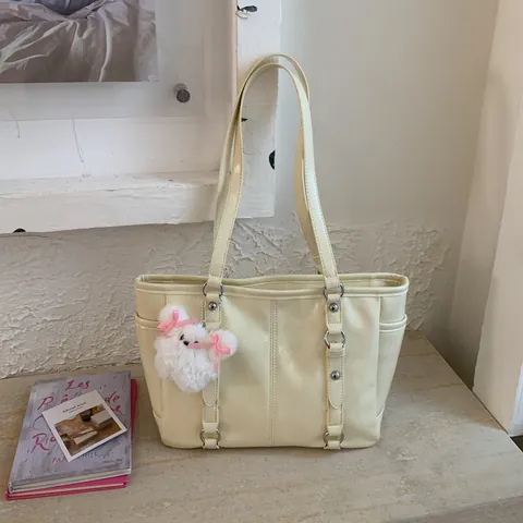 Large Capacity PU Leather Tote Bag For Women Fashion Commuter Shoulder Bag With Plush Charm Retro Daily Underarm Bag