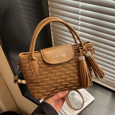Women Water Ripple Bucket Bag PU Leather Handbag With Rhinestone Tassel Crossbody Shoulder Bag Urban Simple Korean Style Fashion Purse