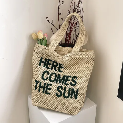 Women Large Capacity Woven Straw Tote Bag With Here Comes The Sun Slogan Casual Beach Shoulder Handbag For Vacation Summer