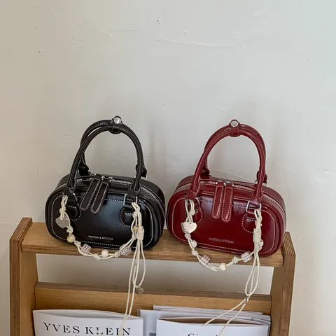 Borsa a Tracolla Piccola in Pelle PU Minimalista Coreana Per Donna 2026 Nuova Borsa a Bandoliera a Cilindro Boston Di Tendenza Con Pendaglio a Cuore Intrecciato