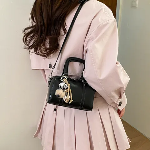 Women Vintage Boston Bag PU Leather Pillow Handbag With Pendants Elegant Commute Shoulder Crossbody Bag Minimalist Solid Color Retro Style Dual Handle Satchel