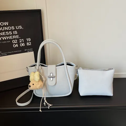 Women Lychee Grain PU Bucket Bag With Metal Lock Plus Bear Charm Inner Bag Single Strap Daily Casual Chic Handbag Tote