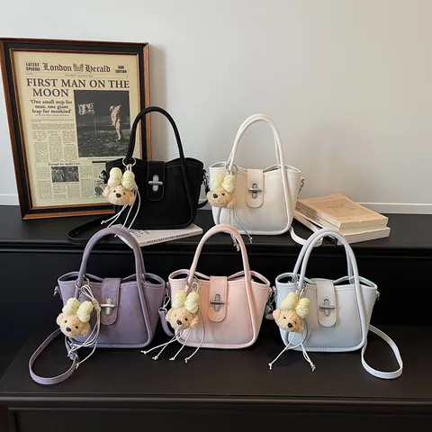 Women Lychee Grain PU Bucket Bag With Metal Lock Plus Bear Charm Inner Bag Single Strap Daily Casual Chic Handbag Tote